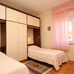 Apartments With A Parking Space Umag - 7147